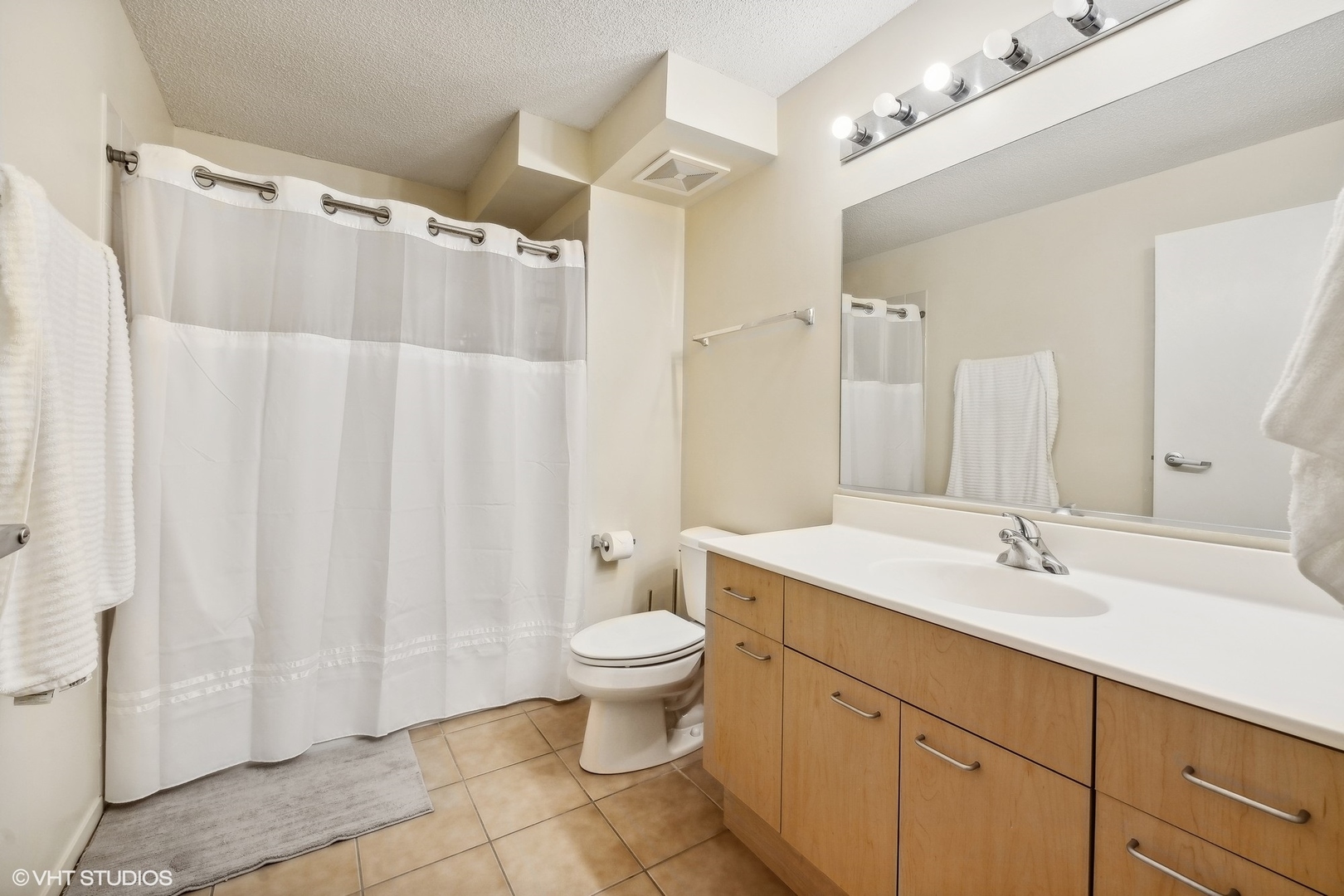 800 Elgin Road, Unit 817 Evanston, IL 60201 - Photo 12 of 18 Gallery Image 12