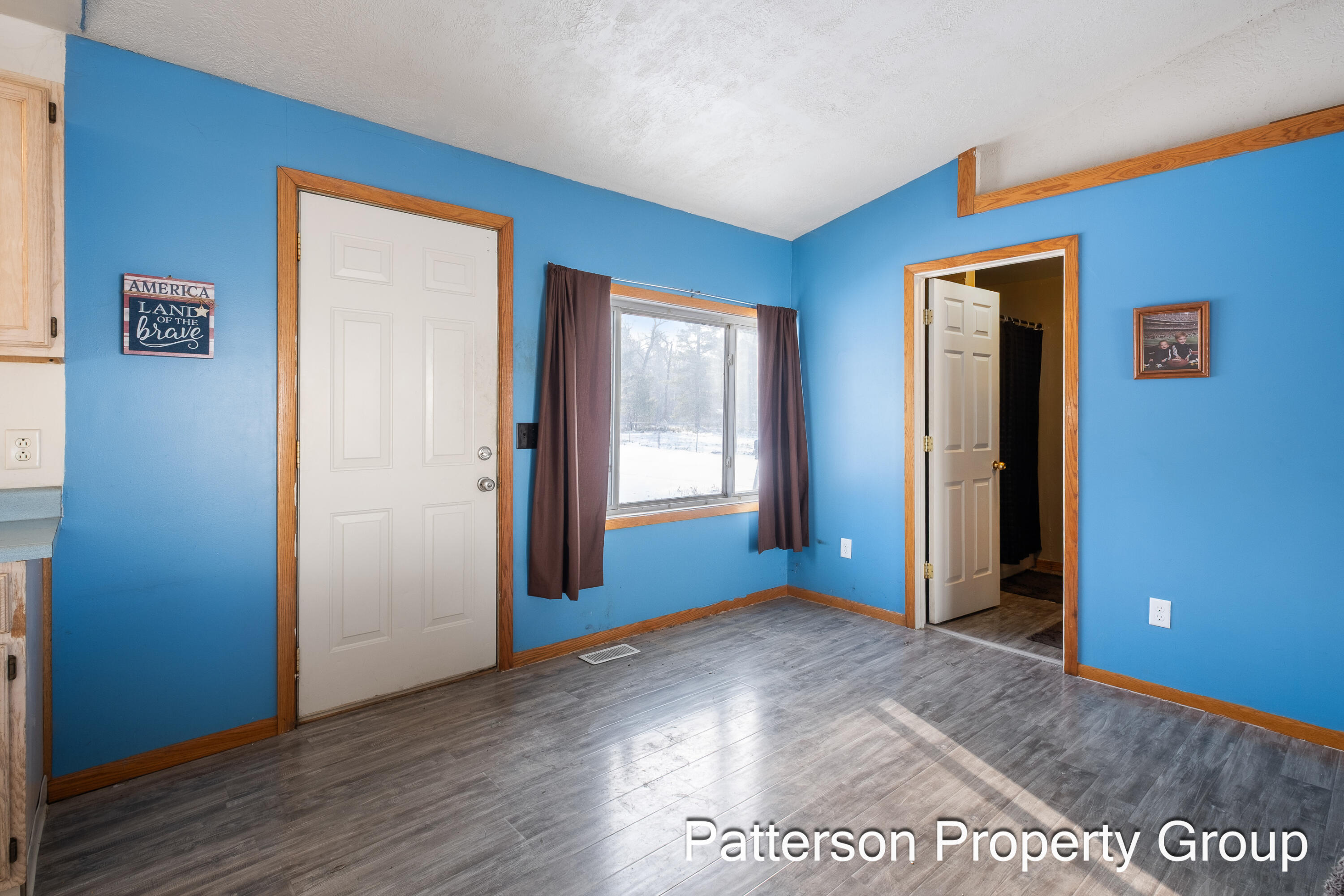 164 East Washington Road Twin Lake, MI 49457 - Photo 3 of 26 Front Door - dining area