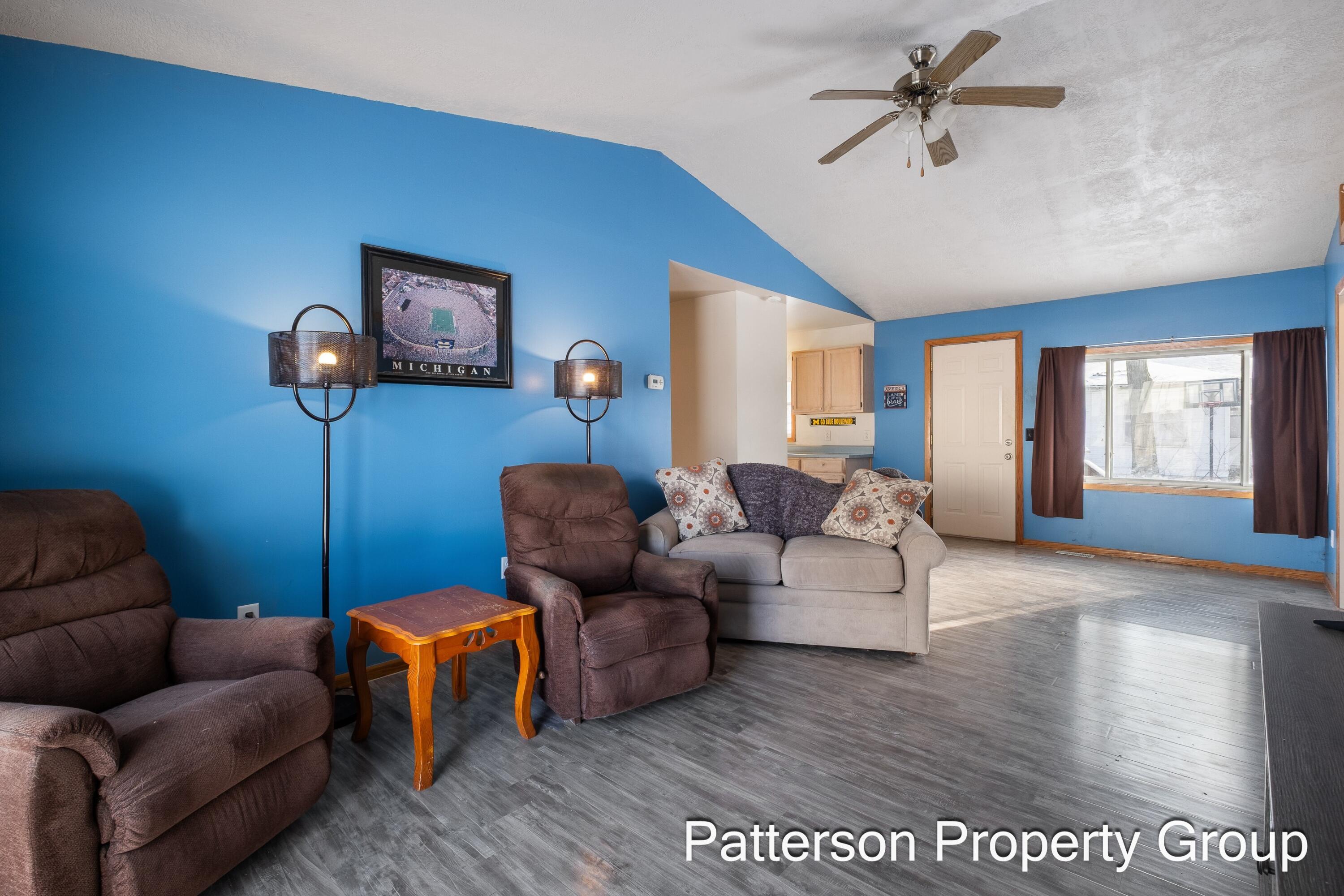 164 East Washington Road Twin Lake, MI 49457 - Photo 4 of 26 164 E Washington!