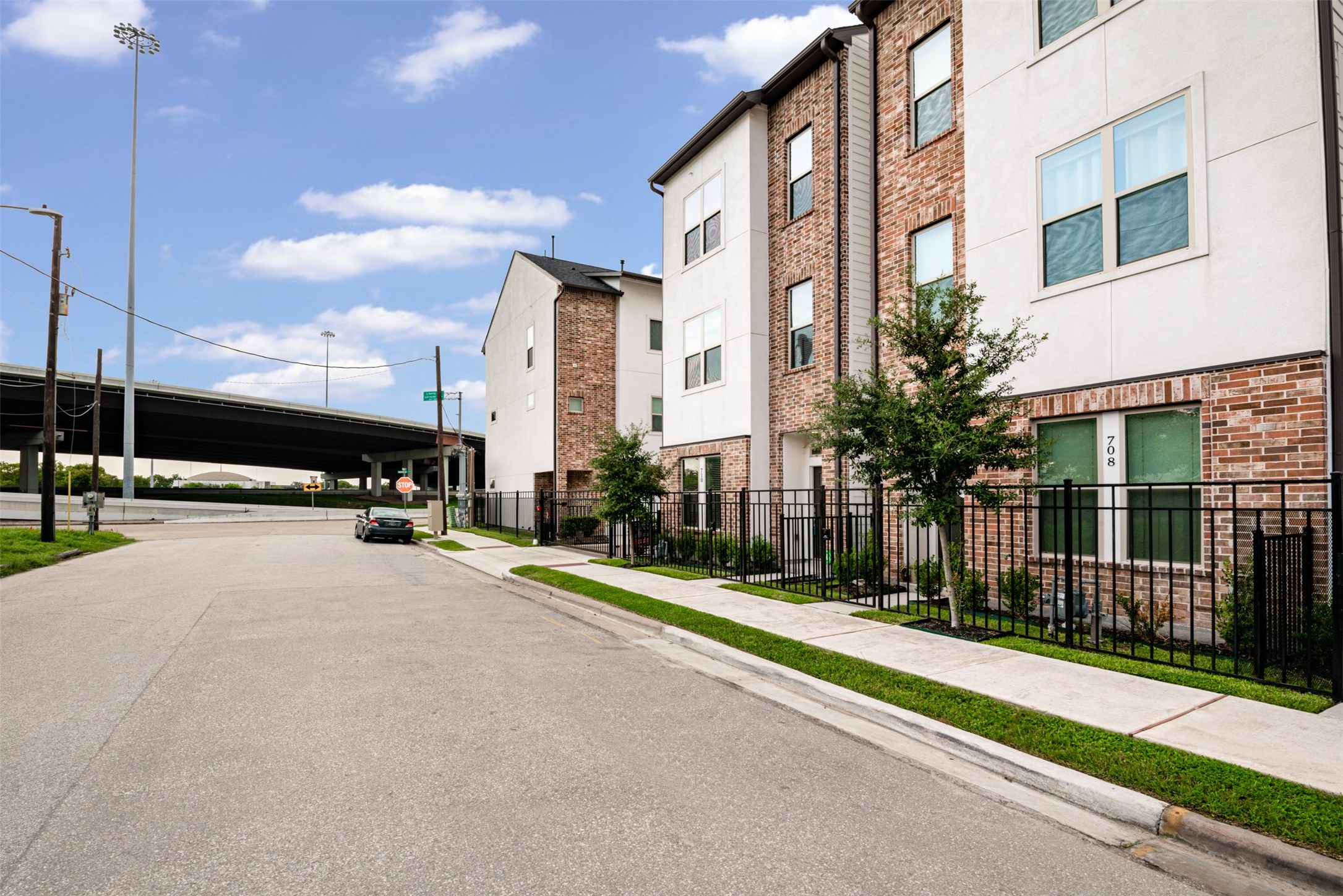 710 Clark Street Houston, TX 77020 - Photo 3 of 37