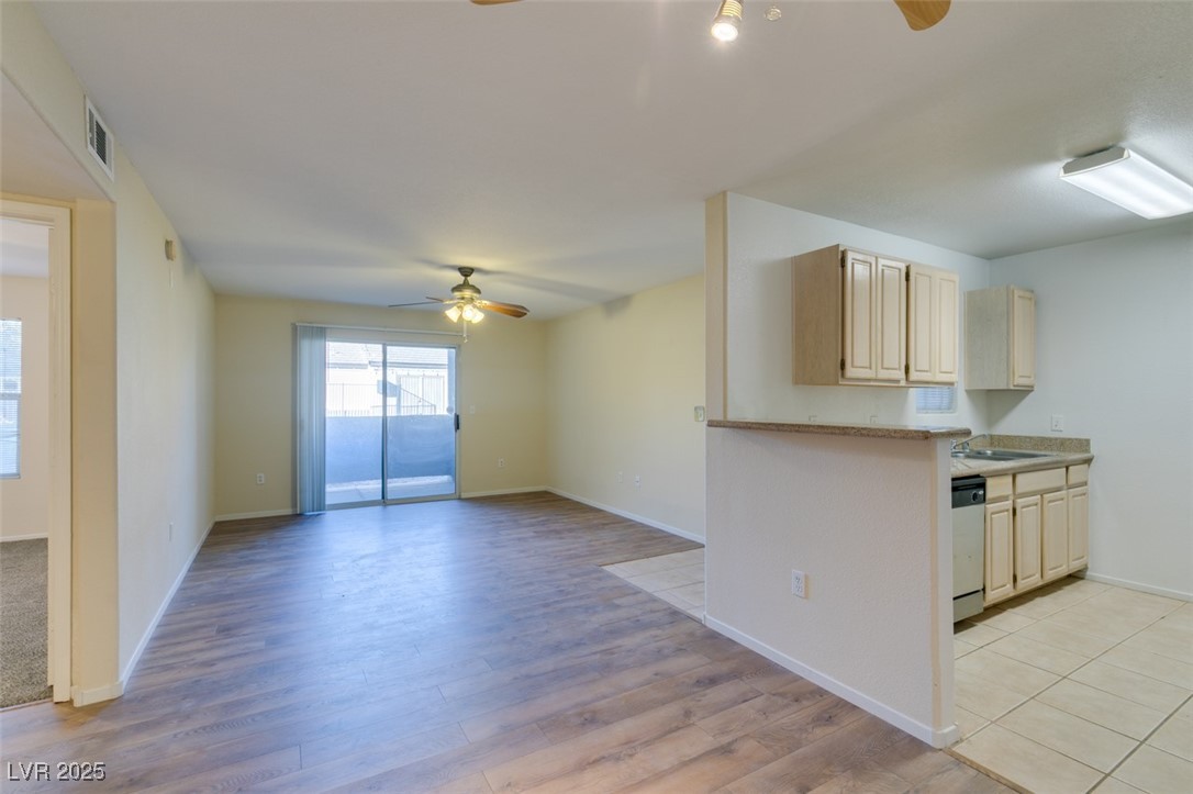 555 East Silverado Ranch Boulevard, Unit 1122 Las Vegas, NV 89183 - Photo 16 of 33