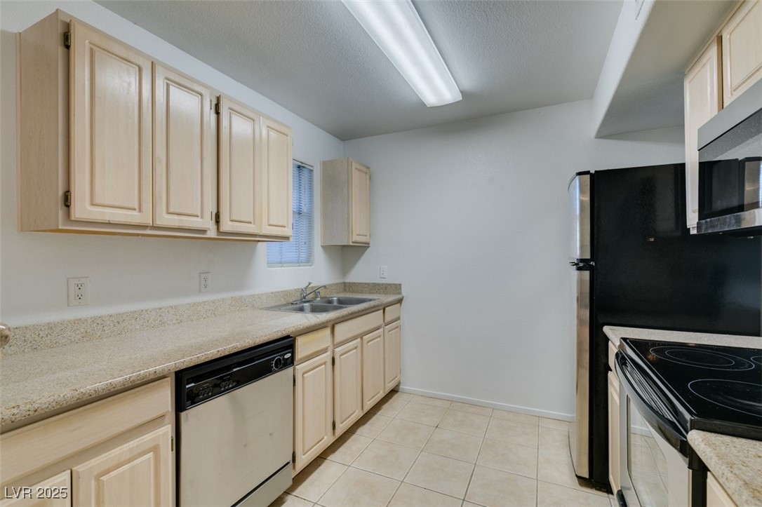 555 East Silverado Ranch Boulevard, Unit 1122 Las Vegas, NV 89183 - Photo 17 of 33