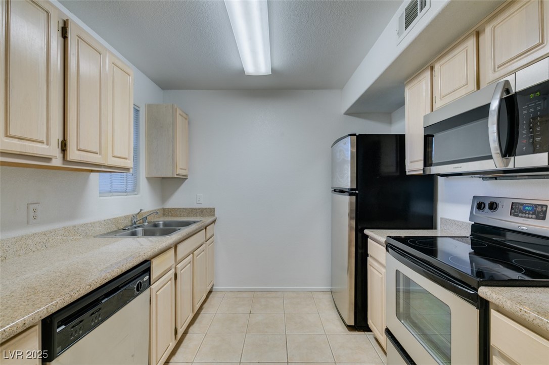 555 East Silverado Ranch Boulevard, Unit 1122 Las Vegas, NV 89183 - Photo 18 of 33