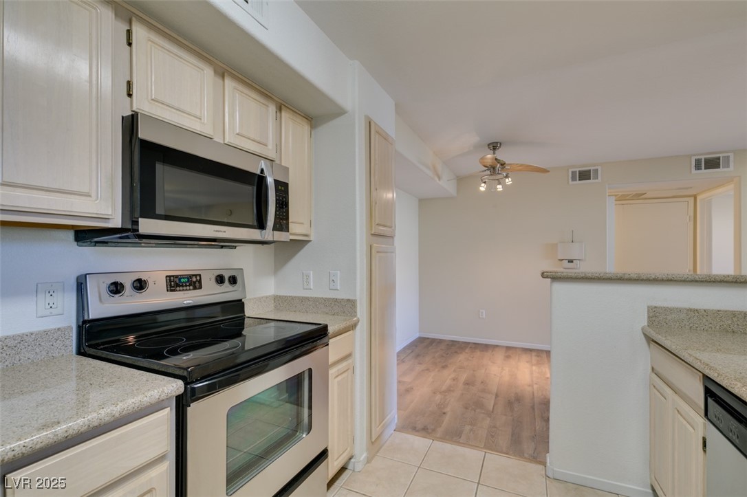 555 East Silverado Ranch Boulevard, Unit 1122 Las Vegas, NV 89183 - Photo 20 of 33