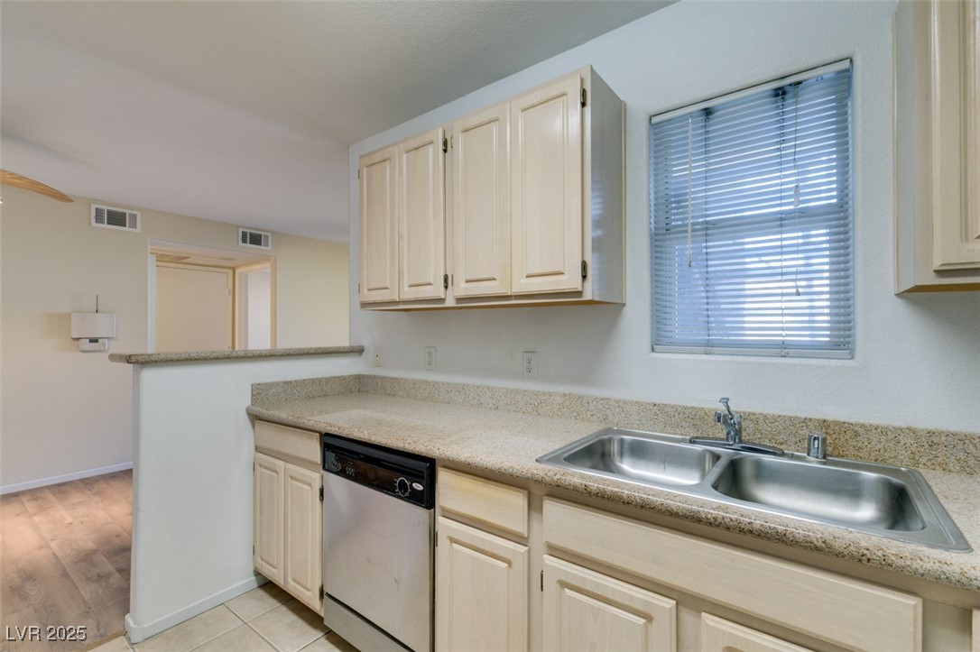 555 East Silverado Ranch Boulevard, Unit 1122 Las Vegas, NV 89183 - Photo 21 of 33