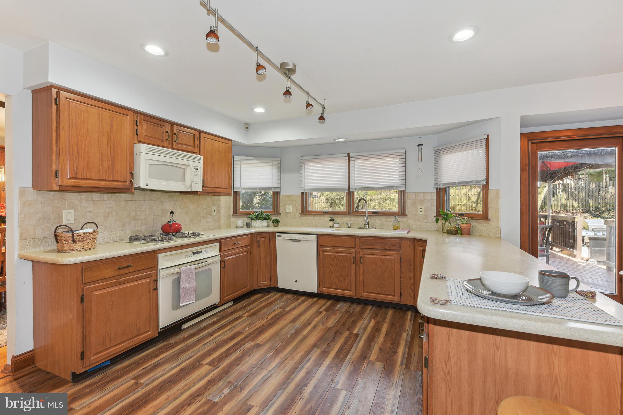 62 Bunning Drive Voorhees, NJ 08043 - Photo 8 of 23 Full Kitchen