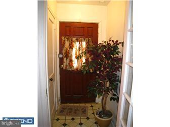 8251 Temple Road Philadelphia, PA 19150 - Photo 3 of 9 Foyer