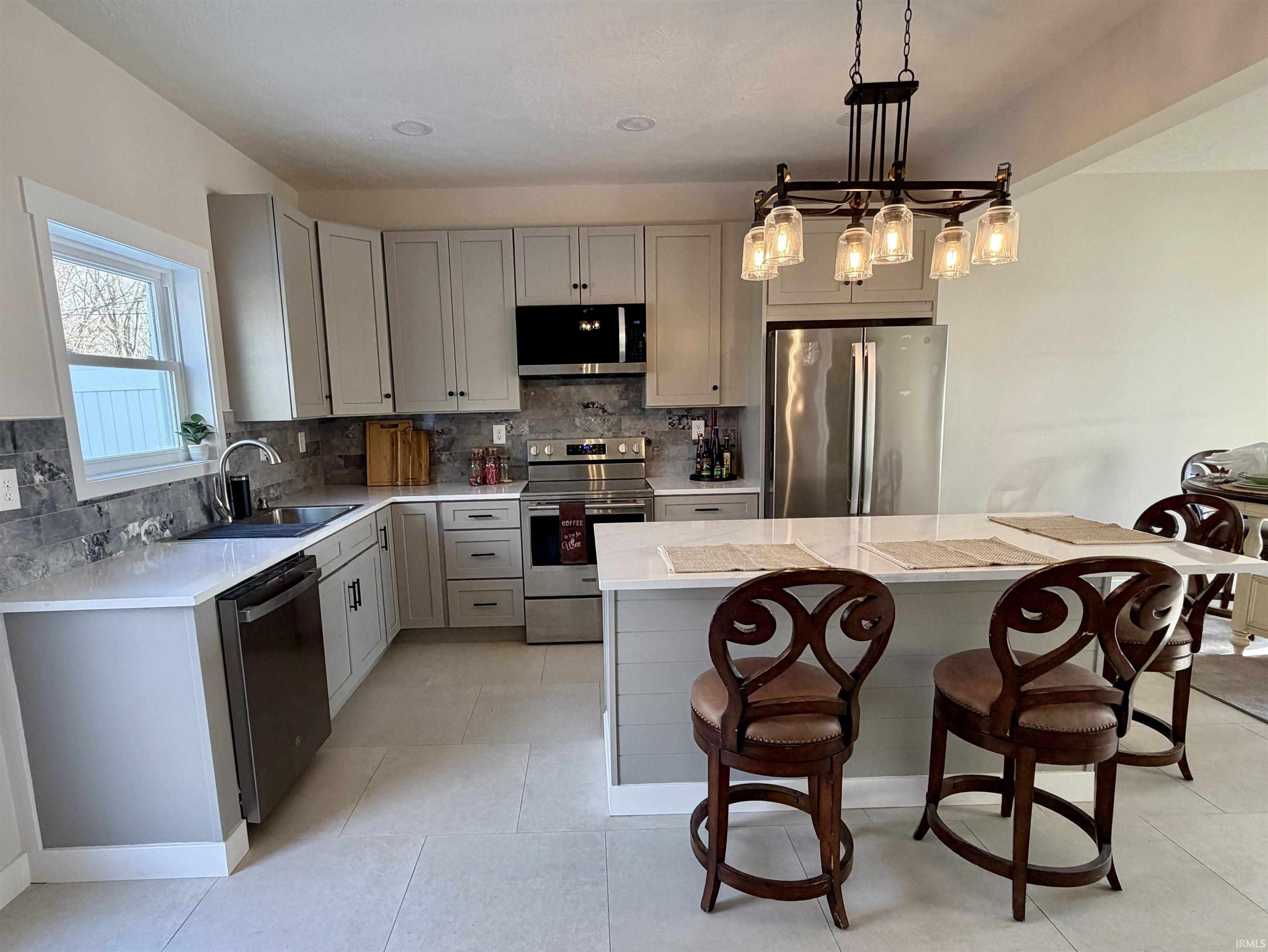 208 North Robinson Street Delphi, IN 46923 - Photo 9 of 29