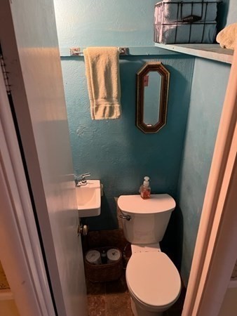 995 Sumner Avenue Springfield, MA 01118 - Photo 17 of 36