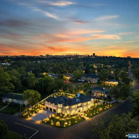 $5,800,000 | 645 Summit Street, Englewood Cliffs, NJ 07632