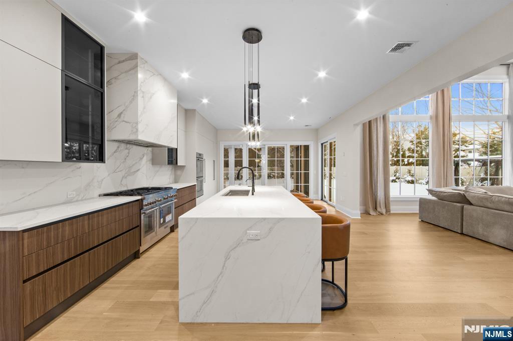 645 Summit Street Englewood Cliffs, NJ 07632 - Photo 19 of 50