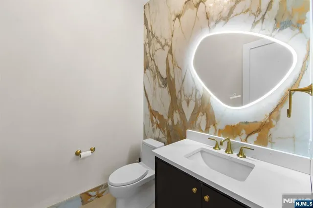 $5,800,000 | 645 Summit Street, Englewood Cliffs, NJ 07632