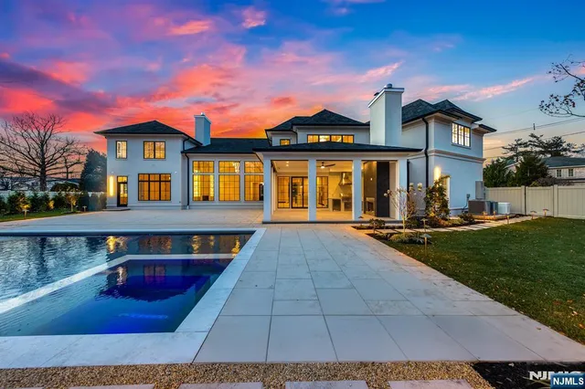 $5,800,000 | 645 Summit Street, Englewood Cliffs, NJ 07632