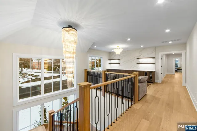 $5,800,000 | 645 Summit Street, Englewood Cliffs, NJ 07632
