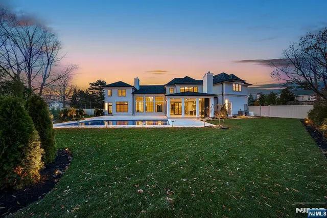 $5,800,000 | 645 Summit Street, Englewood Cliffs, NJ 07632