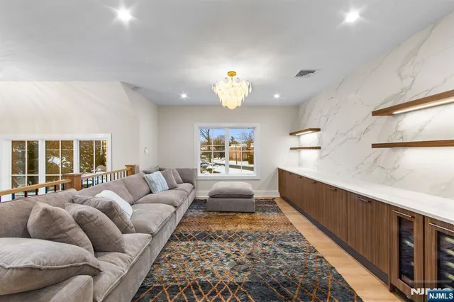 $5,800,000 | 645 Summit Street, Englewood Cliffs, NJ 07632