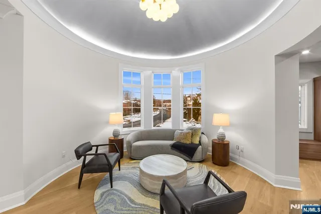 $5,800,000 | 645 Summit Street, Englewood Cliffs, NJ 07632