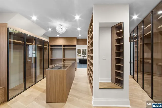 $5,800,000 | 645 Summit Street, Englewood Cliffs, NJ 07632