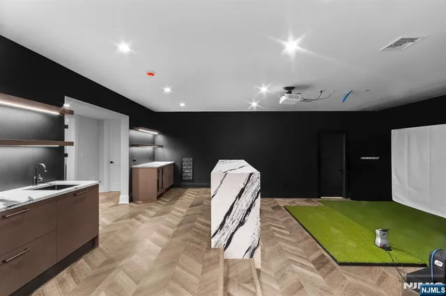 $5,800,000 | 645 Summit Street, Englewood Cliffs, NJ 07632