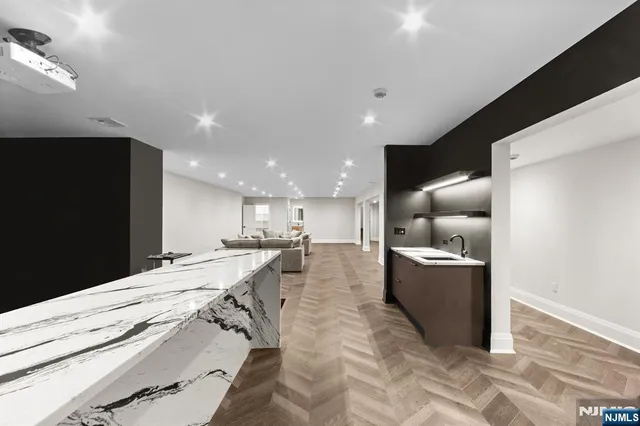 $5,800,000 | 645 Summit Street, Englewood Cliffs, NJ 07632