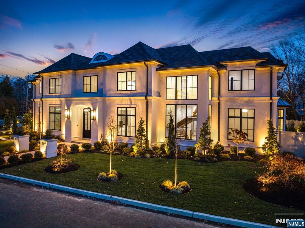 645 Summit Street Englewood Cliffs, NJ 07632 - Photo 10 of 50