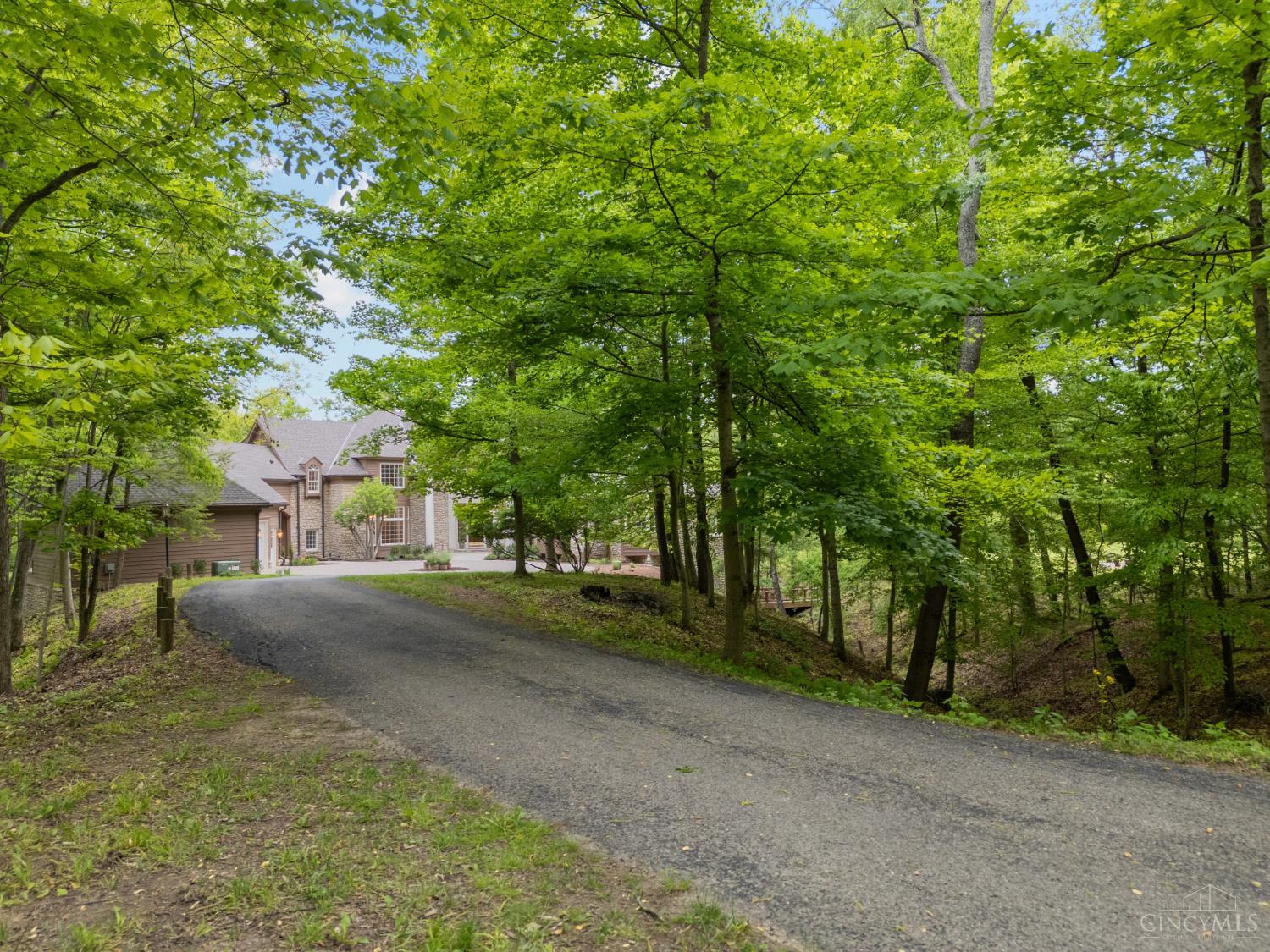 8690 Hopewell Road Cincinnati, OH 45242 - Photo 18 of 79
