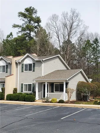$1,575 | 123 Perkins Place, Seneca, SC 29678