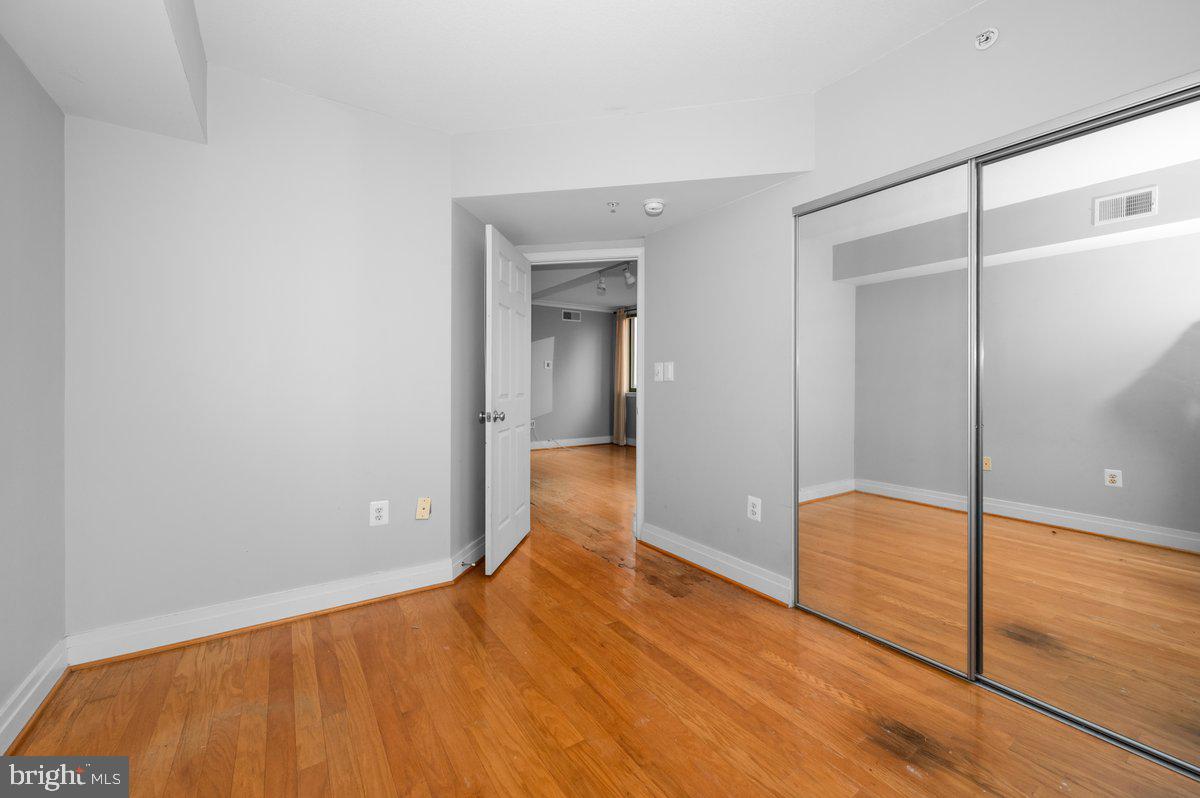 414 Water Street, Unit 2805 Baltimore, MD 21202 - Photo 16 of 26 a view of empty room