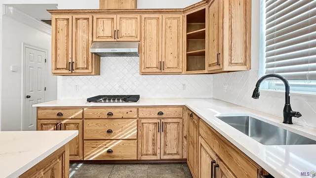 $450,000 | 13583 Lakeway Drive, Prairieville, LA 70769