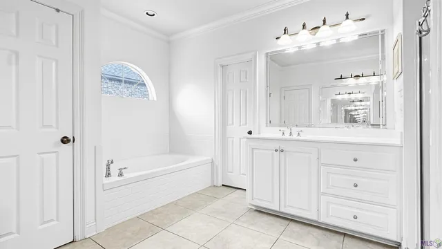 $450,000 | 13583 Lakeway Drive, Prairieville, LA 70769