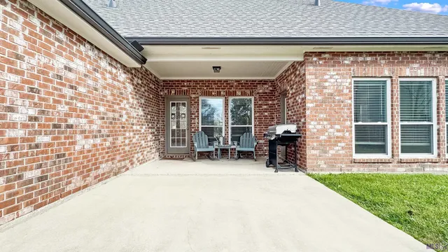 $450,000 | 13583 Lakeway Drive, Prairieville, LA 70769
