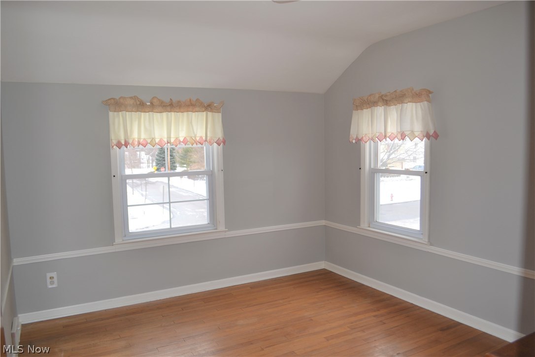 4860 Fairlawn Road Cleveland, OH 44124 - Photo 12 of 14