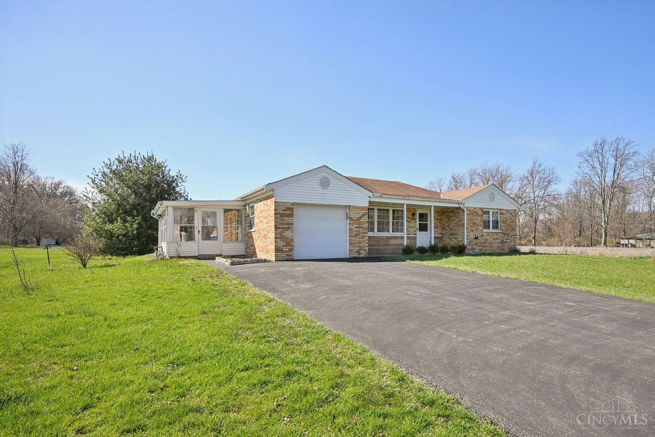 328 Apple Road Amelia, OH 45102 - Photo 3 of 36