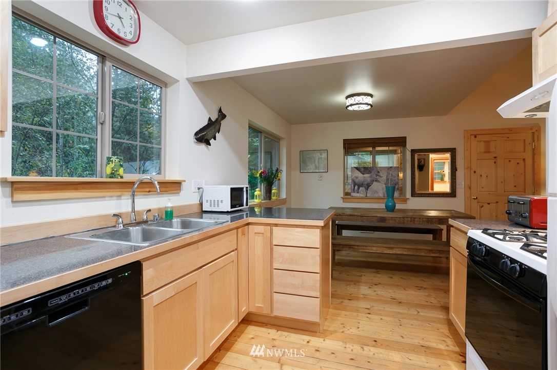 11078 Alpine Road Glacier, WA 98244 - Photo 7 of 25 Gallery Image 7