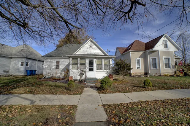 $35,000 | 734 East Main Street, Hoopeston, IL 60942