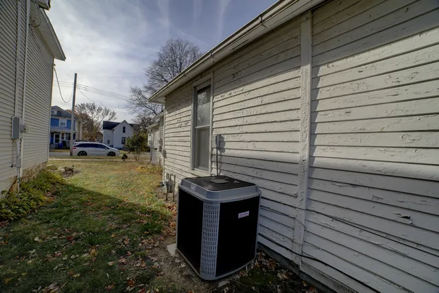 $35,000 | 734 East Main Street, Hoopeston, IL 60942