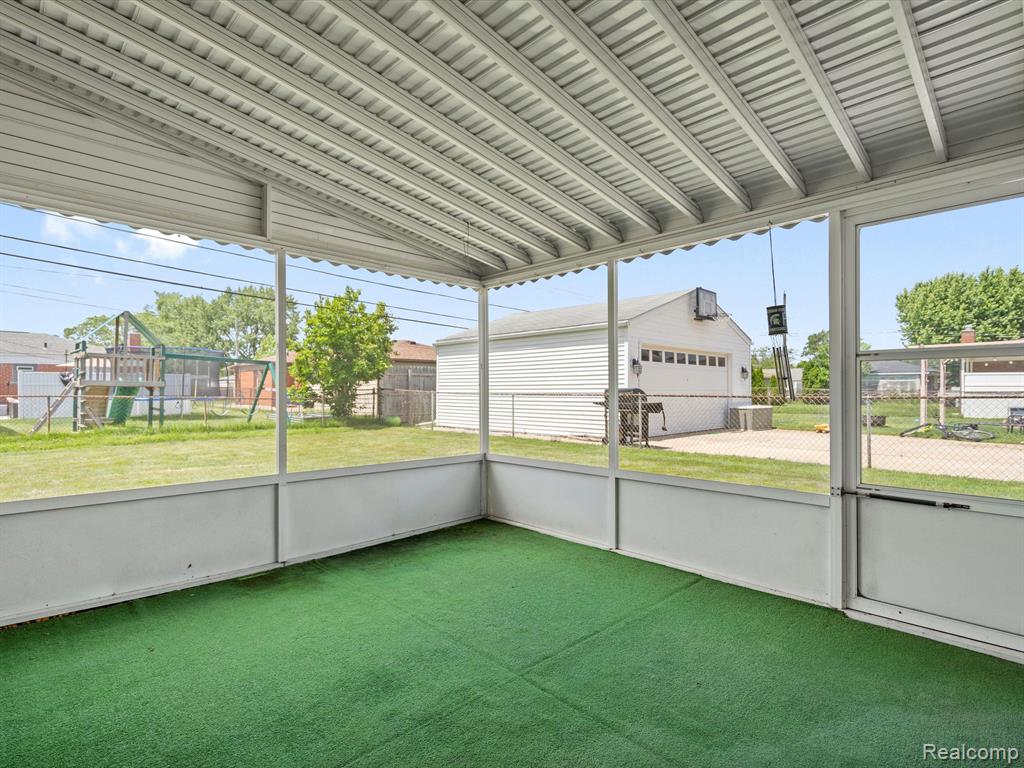 32427 Hayes Road Warren, MI 48088 - Photo 18 of 22 Gallery Image 18