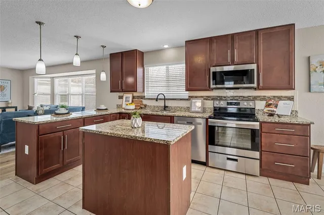 $400,000 | 208 Niagra Drive, Wentzville, MO 63385