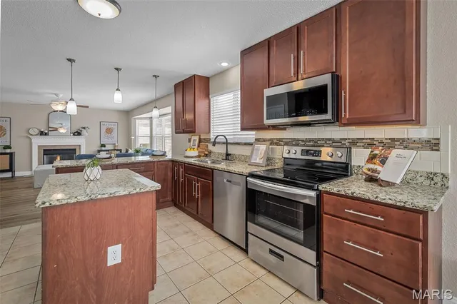 $400,000 | 208 Niagra Drive, Wentzville, MO 63385