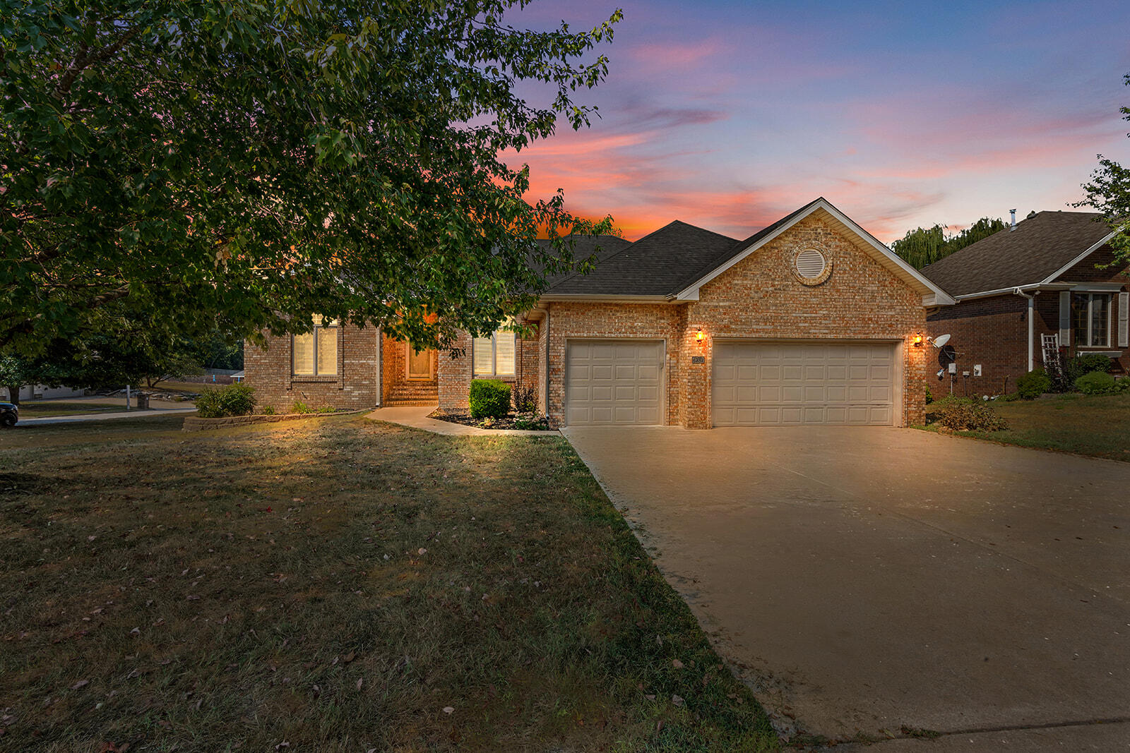 4757 South Holland Avenue Springfield, MO 65810 - Photo 1 of 60 DSC00849_2