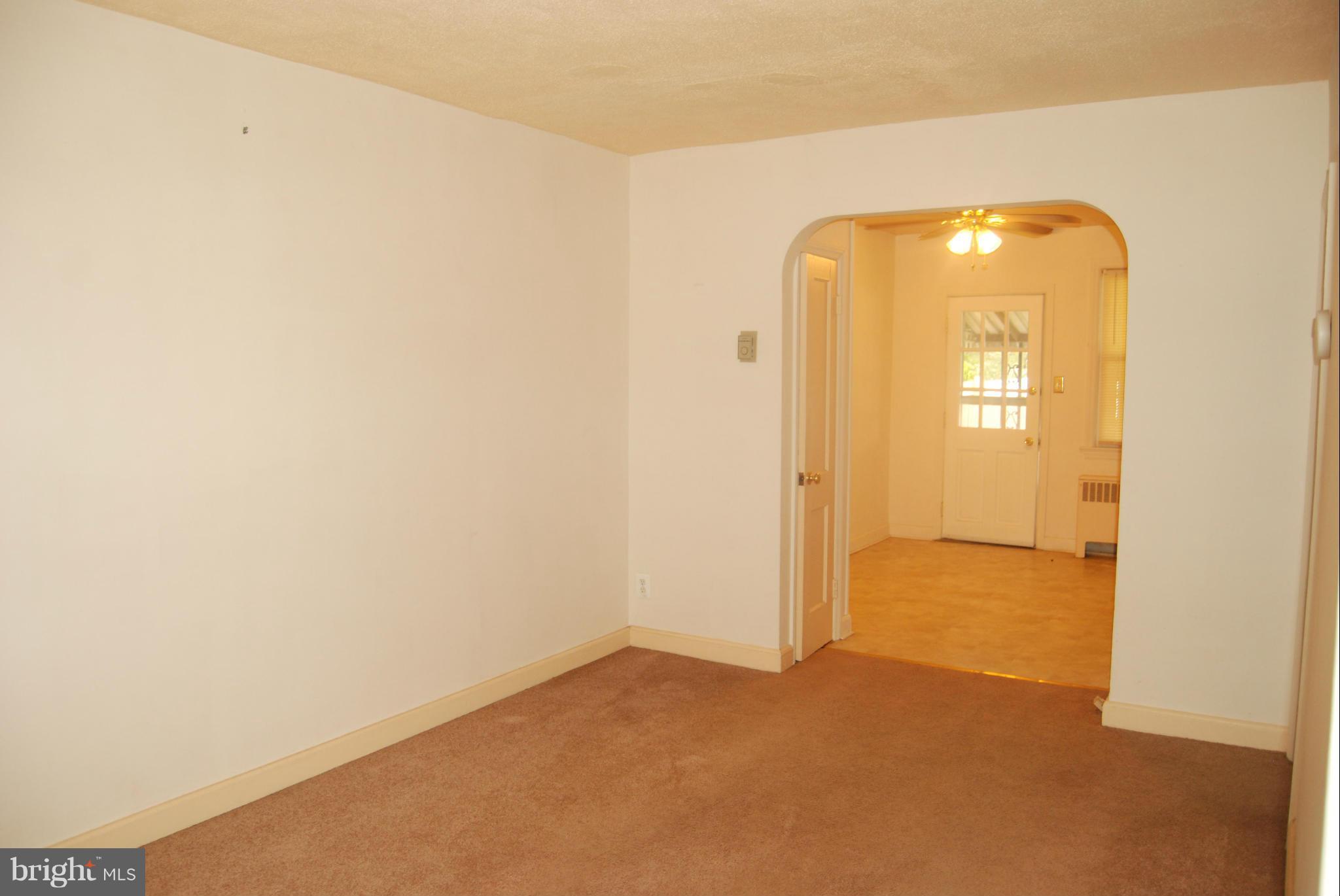 3558 Benzinger Road Baltimore, MD 21229 - Photo 3 of 12 Living Room