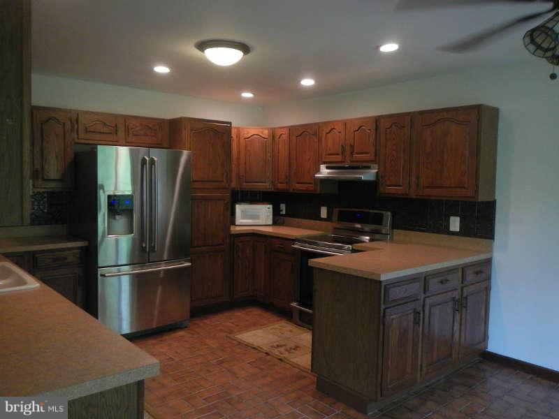 11157 Millbank Road King George, VA 22485 - Photo 4 of 30 Kitchen