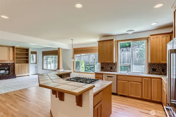 $5,950 | 9812 173rd Court Northeast, Redmond, WA 98052