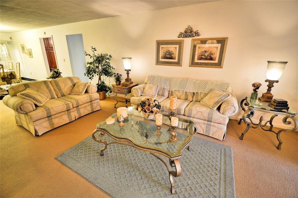 182 Windsor Ridge, Unit 52 New Castle, PA 16105 - Photo 2 of 25 Gallery Image 2