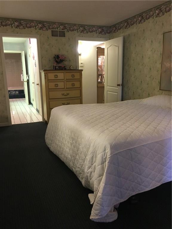 182 Windsor Ridge, Unit 52 New Castle, PA 16105 - Photo 11 of 25 Master Bedroom - Much larger than picture can show.
