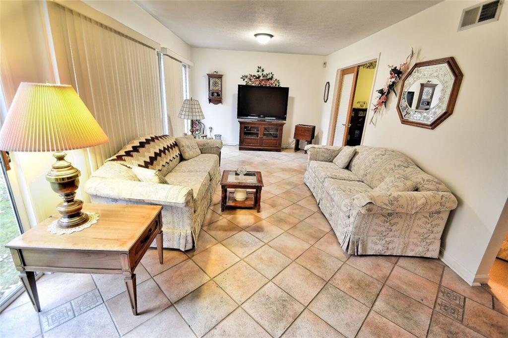 182 Windsor Ridge, Unit 52 New Castle, PA 16105 - Photo 17 of 25 Gallery Image 17