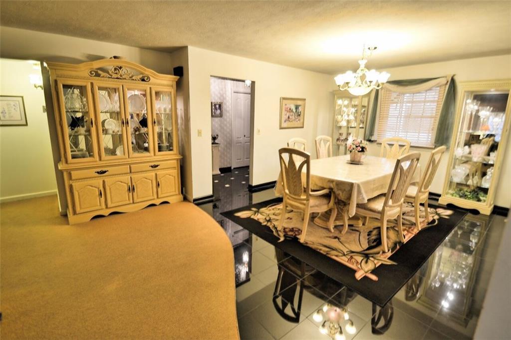182 Windsor Ridge, Unit 52 New Castle, PA 16105 - Photo 6 of 25 Gallery Image 6
