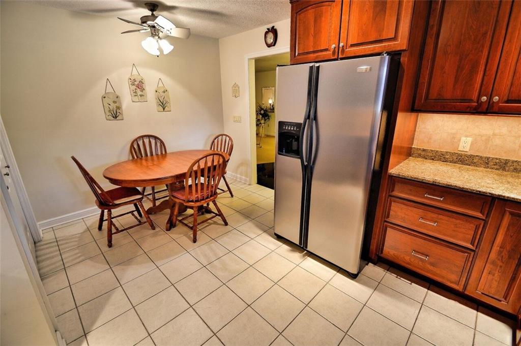 182 Windsor Ridge, Unit 52 New Castle, PA 16105 - Photo 9 of 25 Gallery Image 9