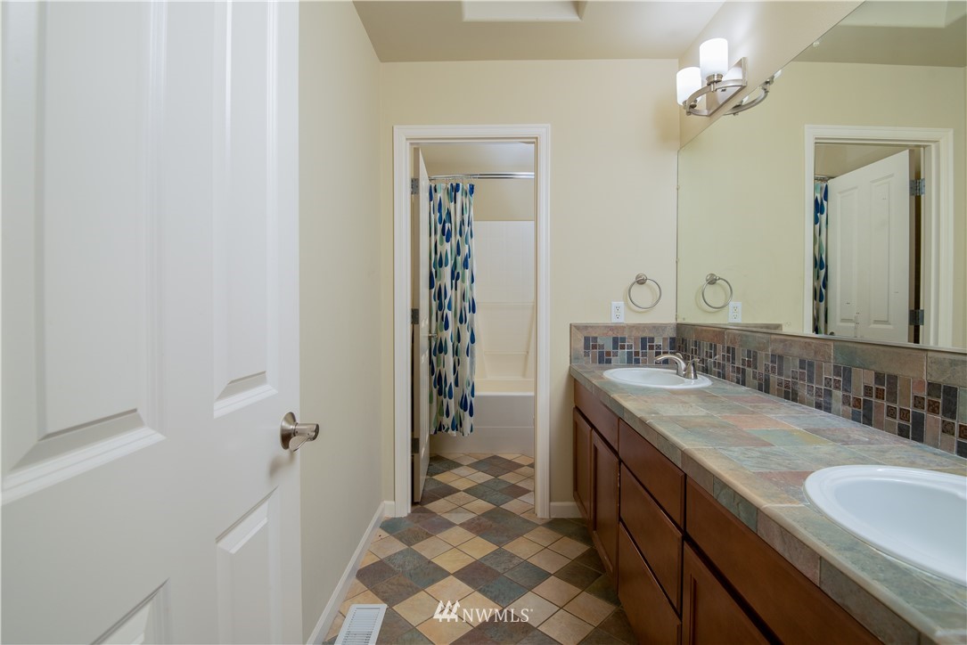 16604 Southeast 167th Street Renton, WA 98058 - Photo 25 of 35