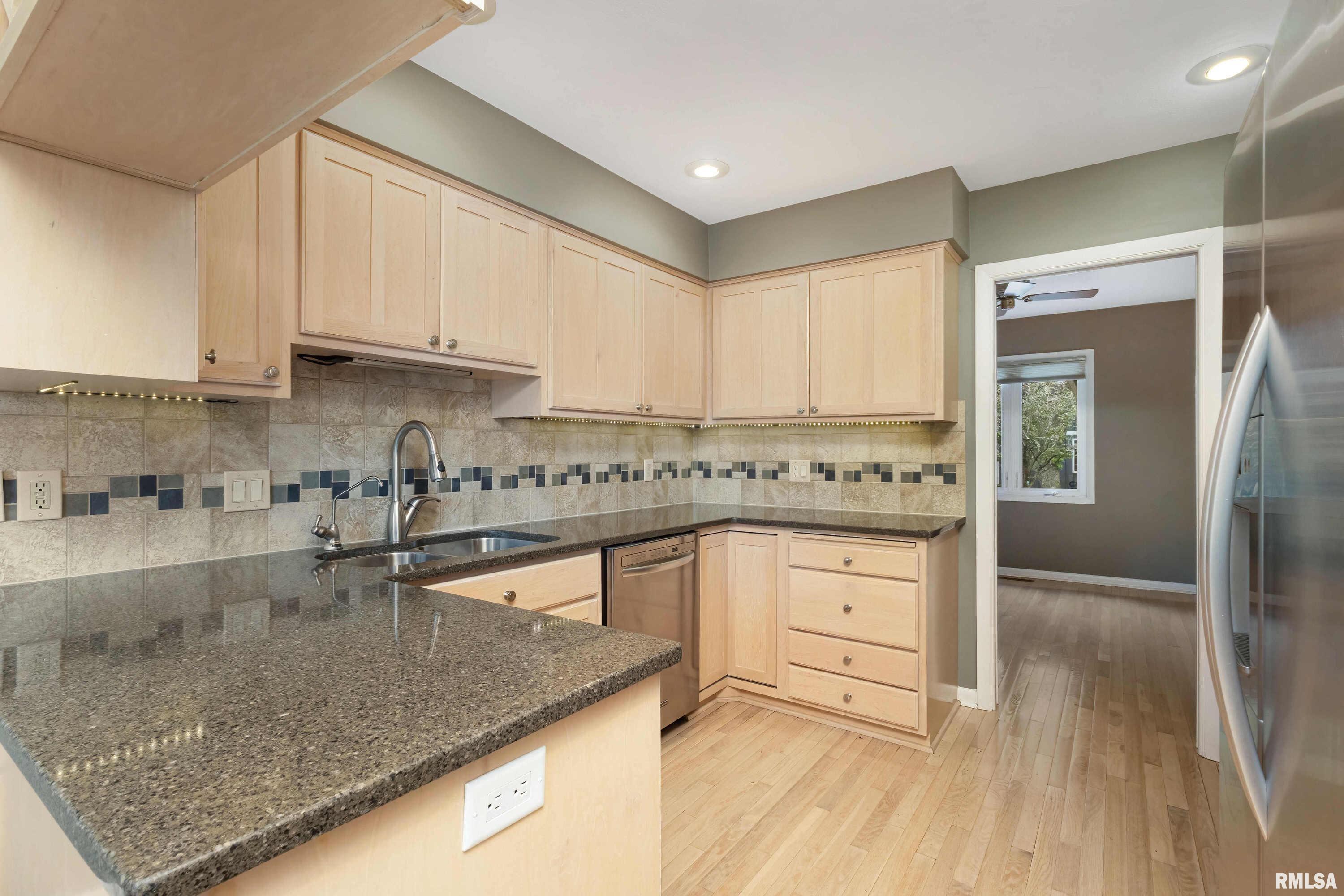 6401 Utica Ridge Road, Unit 18 Davenport, IA 52807 - Photo 13 of 49 Gallery Image 13